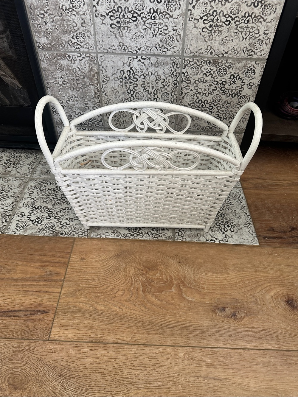 Vintage White Woven Wicker Magazine Rack - Shabby Chic/ Coastal